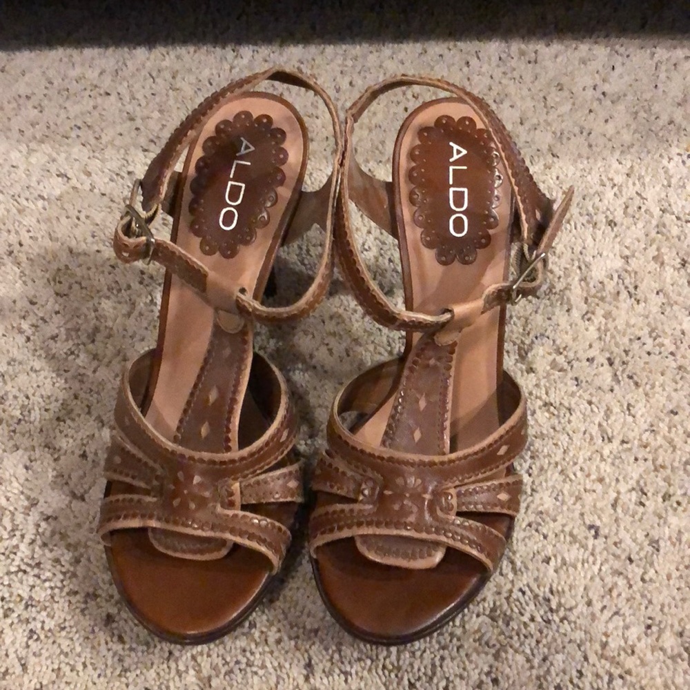 Aldo Brown leather heels size 7.